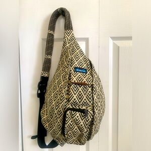 KAVU Rope Shoulder Bag: Great Condition and Design: